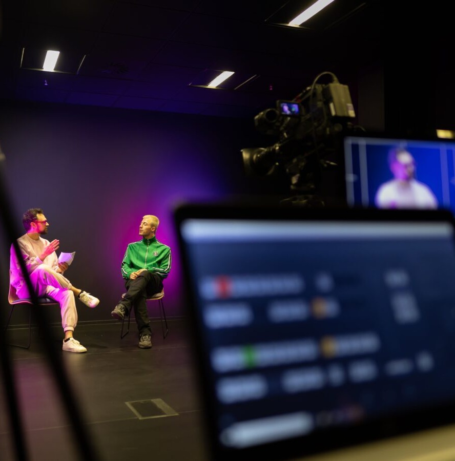 MC Dark Room MC Dark Room